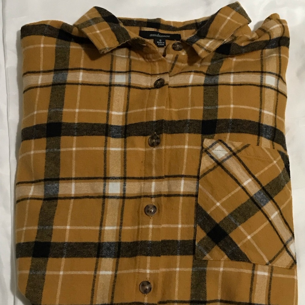 Bundle women’s collard shirts